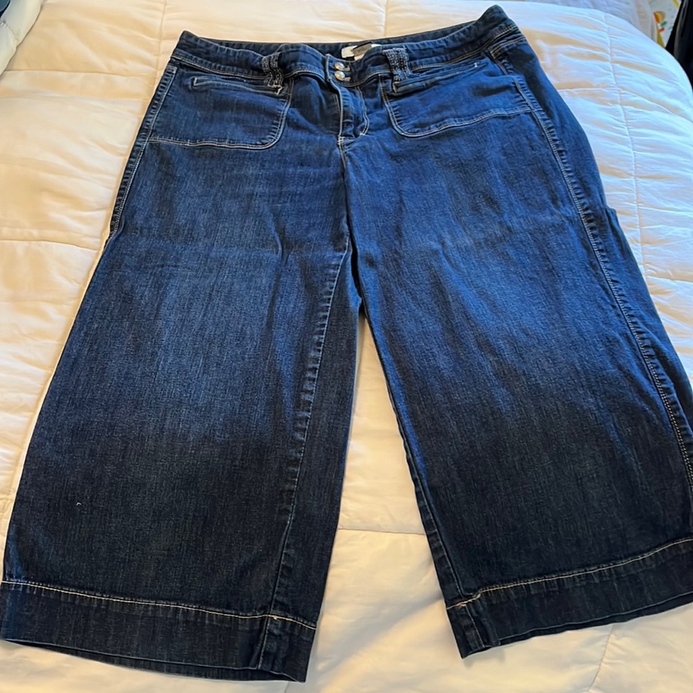 White House Black Market wide Leg Capri Jeans Sz 12